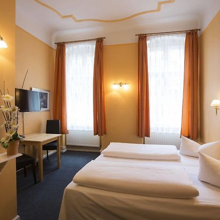 Hotel Am Hermannplatz Berlin Bagian luar foto