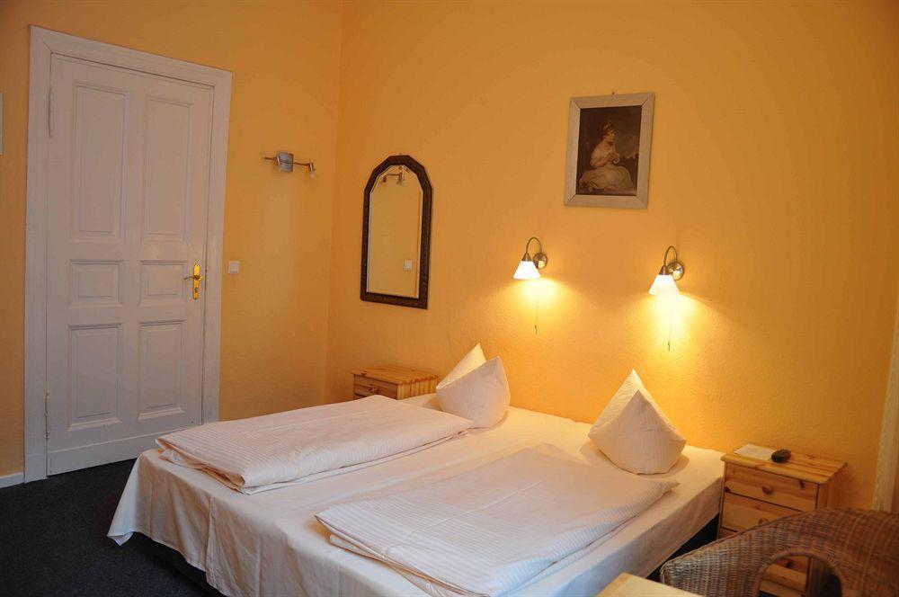 Hotel Am Hermannplatz Berlin Bagian luar foto