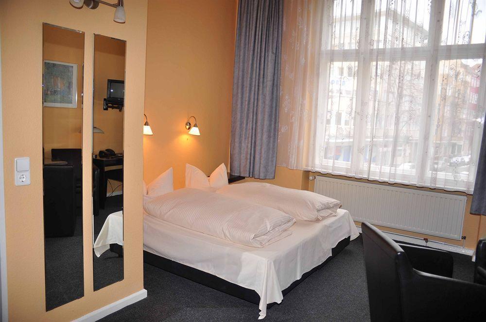 Hotel Am Hermannplatz Berlin Bagian luar foto