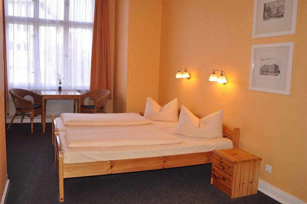 Hotel Am Hermannplatz Berlin Bagian luar foto